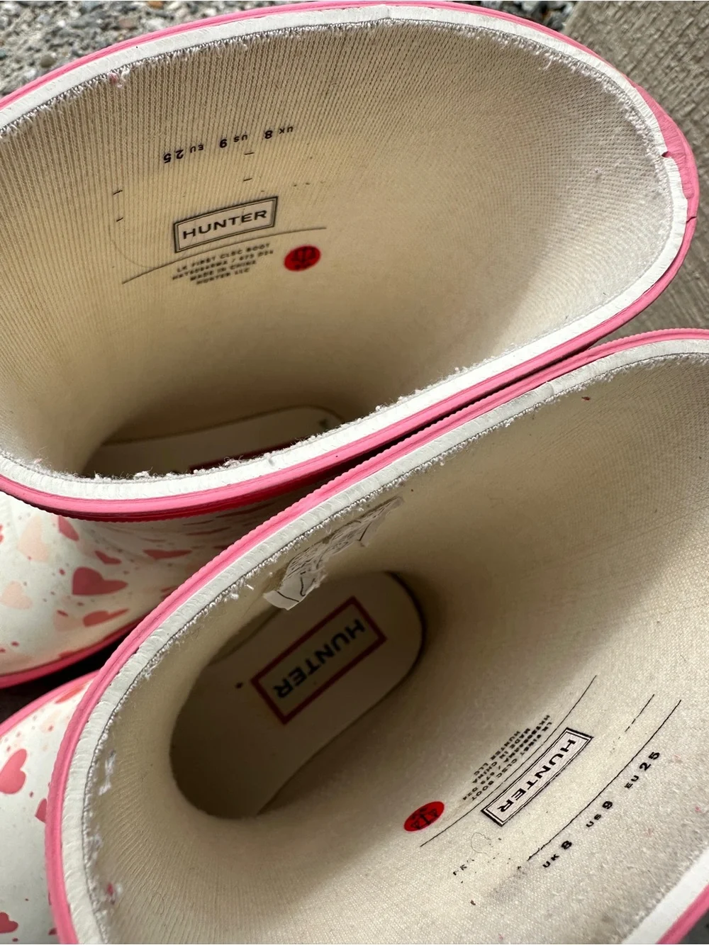 Hunter Kids Cream Rain Boots with Pink Hearts Size 9